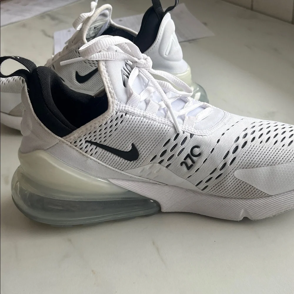Nike White & Black Air Max 270 Running Shoes - Picture 9 of 13